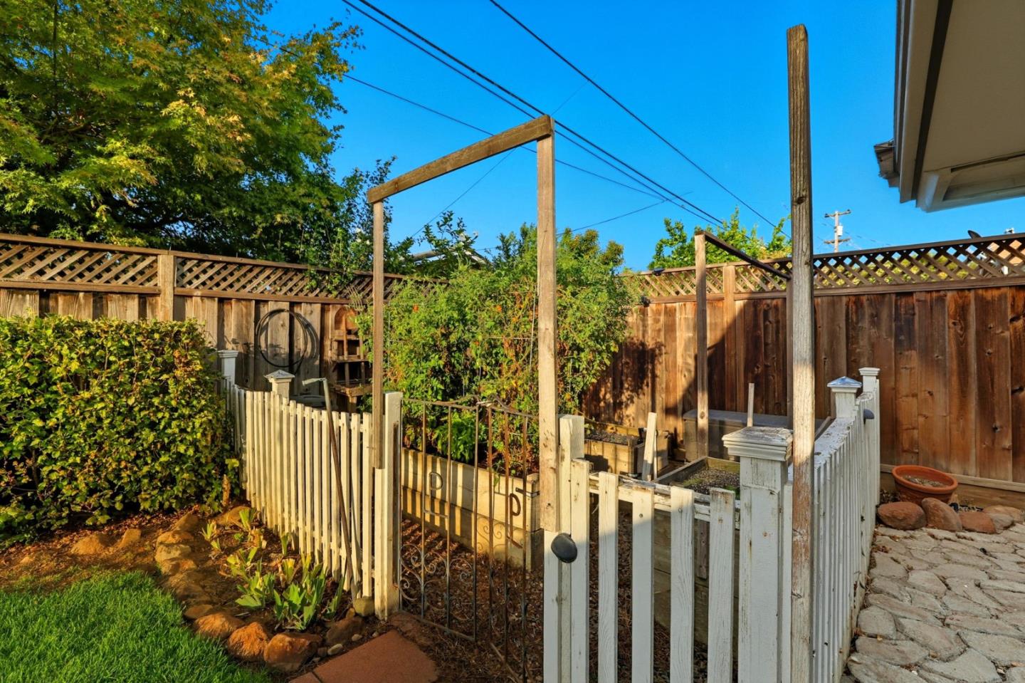 Detail Gallery Image 35 of 38 For 221 Seabiscuit Dr, San Jose,  CA 95111 - 3 Beds | 2 Baths