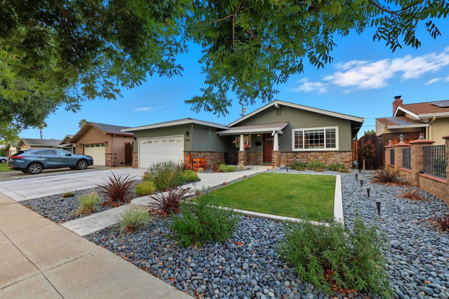 Detail Gallery Image 4 of 38 For 221 Seabiscuit Dr, San Jose,  CA 95111 - 3 Beds | 2 Baths