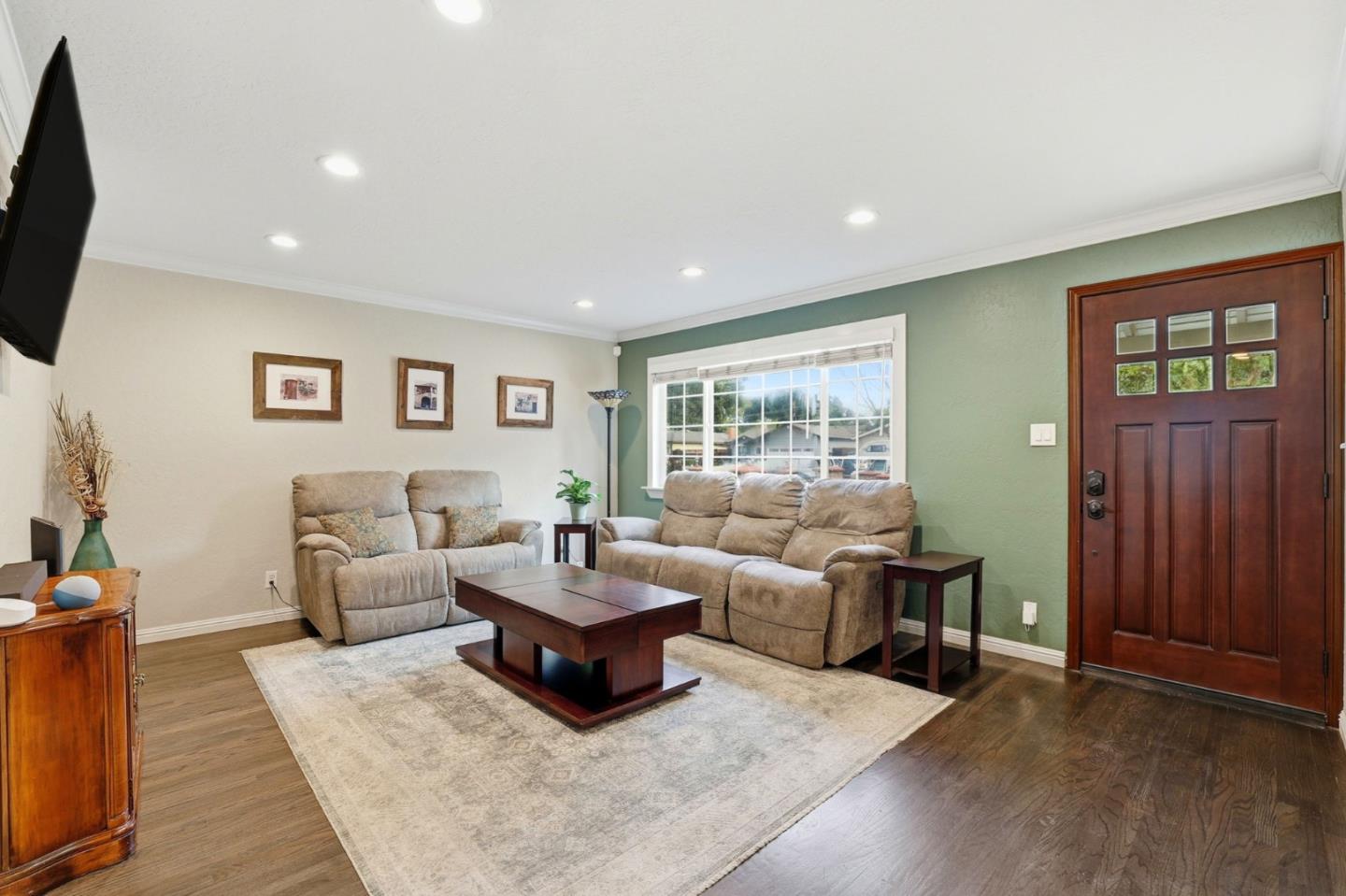 Detail Gallery Image 6 of 38 For 221 Seabiscuit Dr, San Jose,  CA 95111 - 3 Beds | 2 Baths