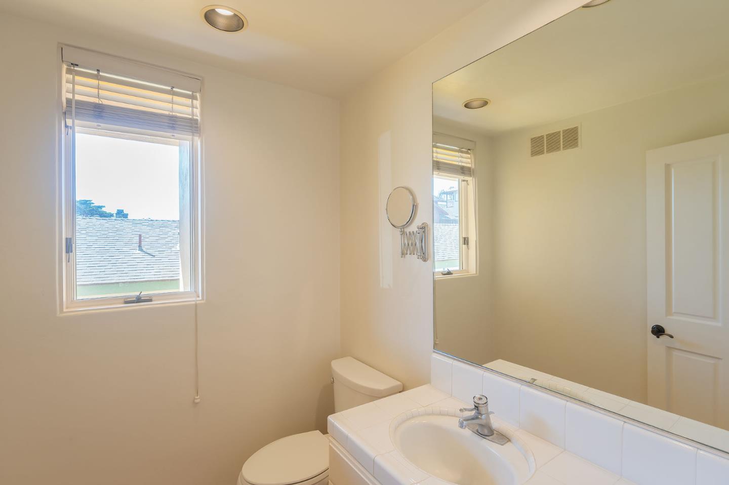 Detail Gallery Image 17 of 20 For Ocean View Blvd,  Pacific Grove,  CA 93950 - 2 Beds | 1/1 Baths