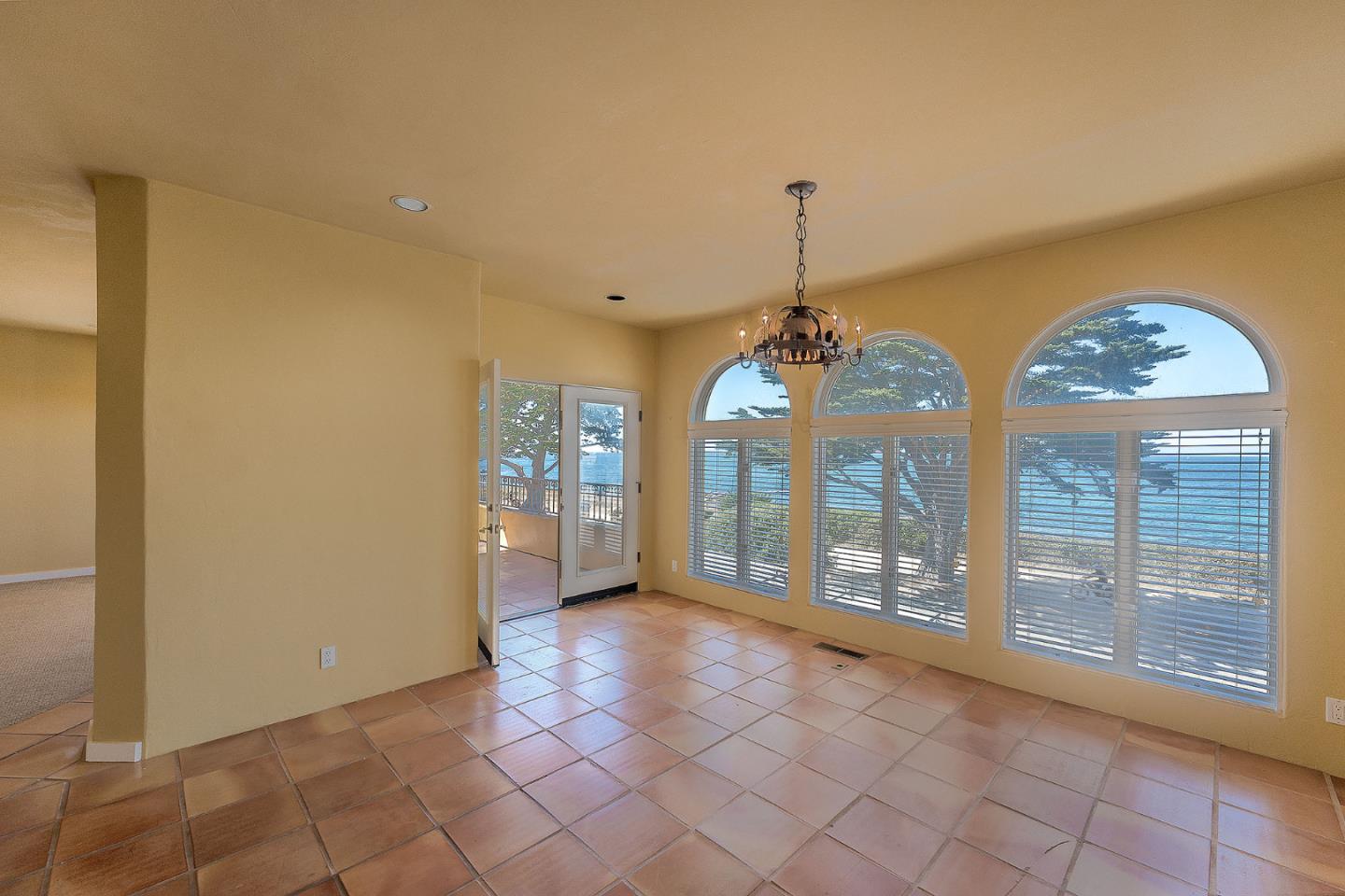 Detail Gallery Image 7 of 20 For Ocean View Blvd,  Pacific Grove,  CA 93950 - 2 Beds | 1/1 Baths