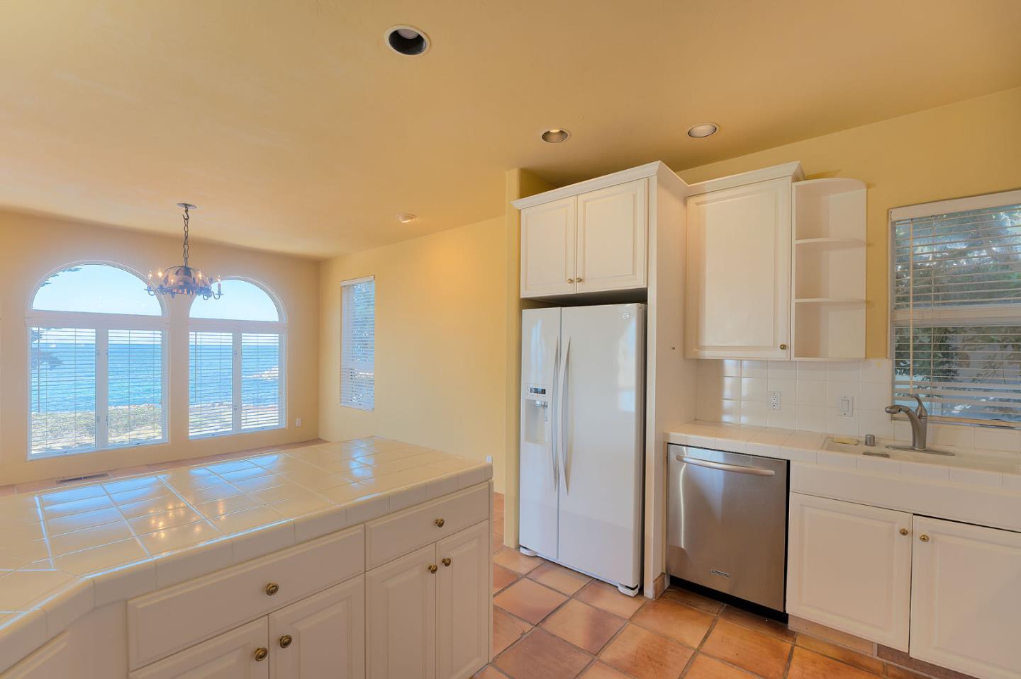 Detail Gallery Image 9 of 20 For Ocean View Blvd,  Pacific Grove,  CA 93950 - 2 Beds | 1/1 Baths