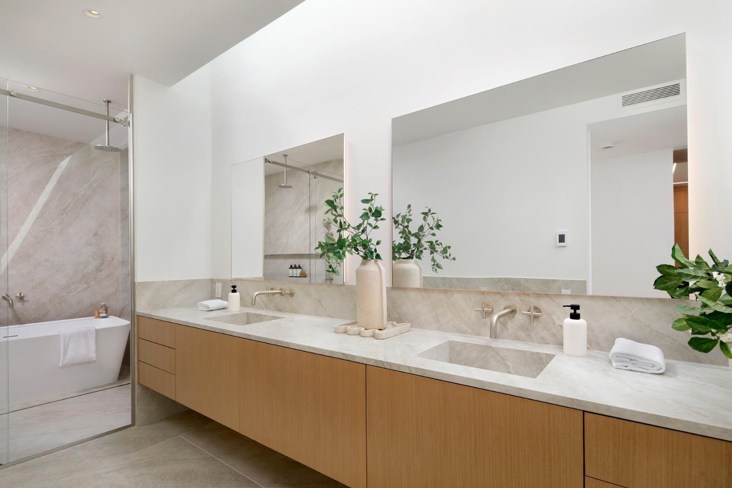 Detail Gallery Image 12 of 32 For 1480 Bryant St, Palo Alto,  CA 94301 - 5 Beds | 5/2 Baths