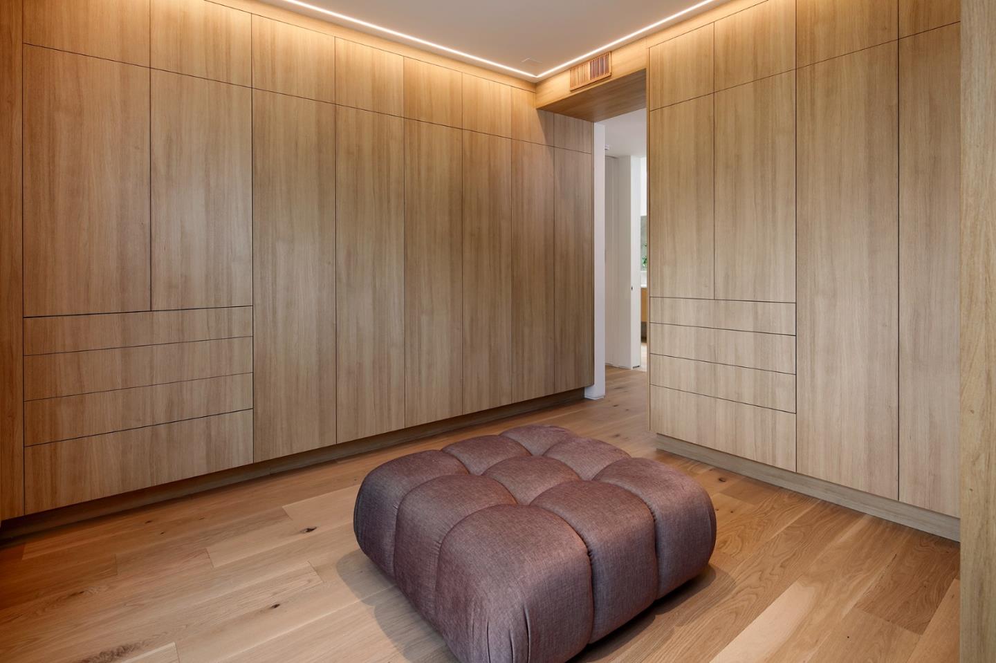 Detail Gallery Image 14 of 32 For 1480 Bryant St, Palo Alto,  CA 94301 - 5 Beds | 5/2 Baths