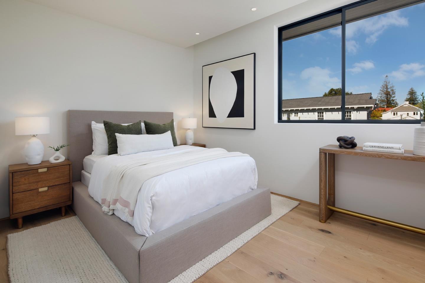 Detail Gallery Image 16 of 32 For 1480 Bryant St, Palo Alto,  CA 94301 - 5 Beds | 5/2 Baths