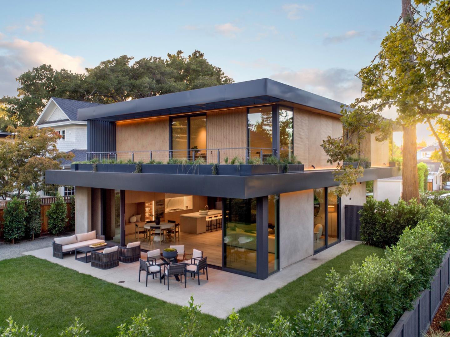 Detail Gallery Image 32 of 32 For 1480 Bryant St, Palo Alto,  CA 94301 - 5 Beds | 5/2 Baths