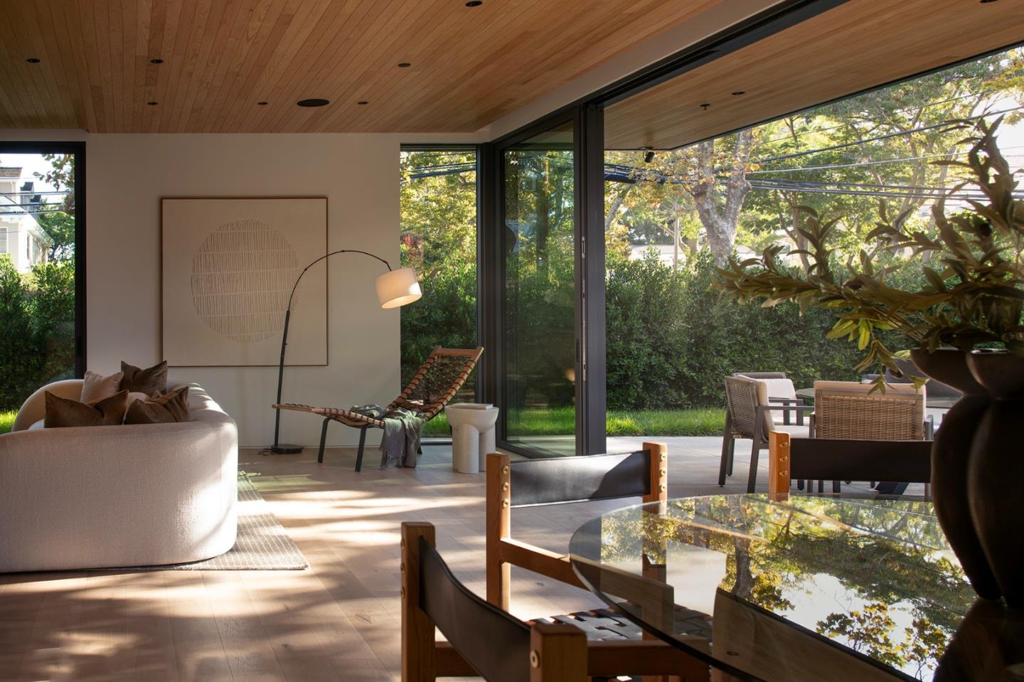 Detail Gallery Image 8 of 32 For 1480 Bryant St, Palo Alto,  CA 94301 - 5 Beds | 5/2 Baths