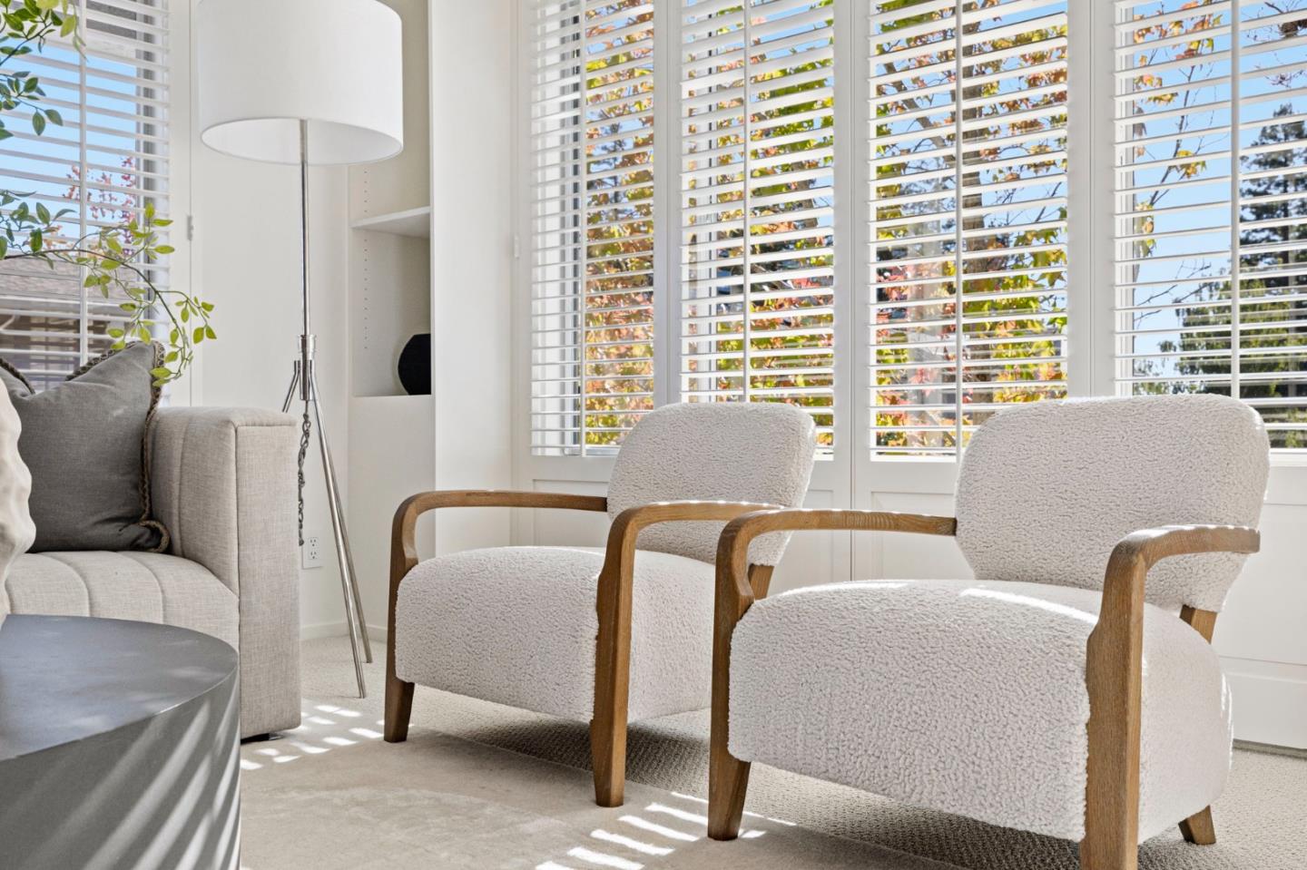 Detail Gallery Image 13 of 88 For 62 Lyonridge Ln, San Mateo,  CA 94402 - 3 Beds | 2/1 Baths