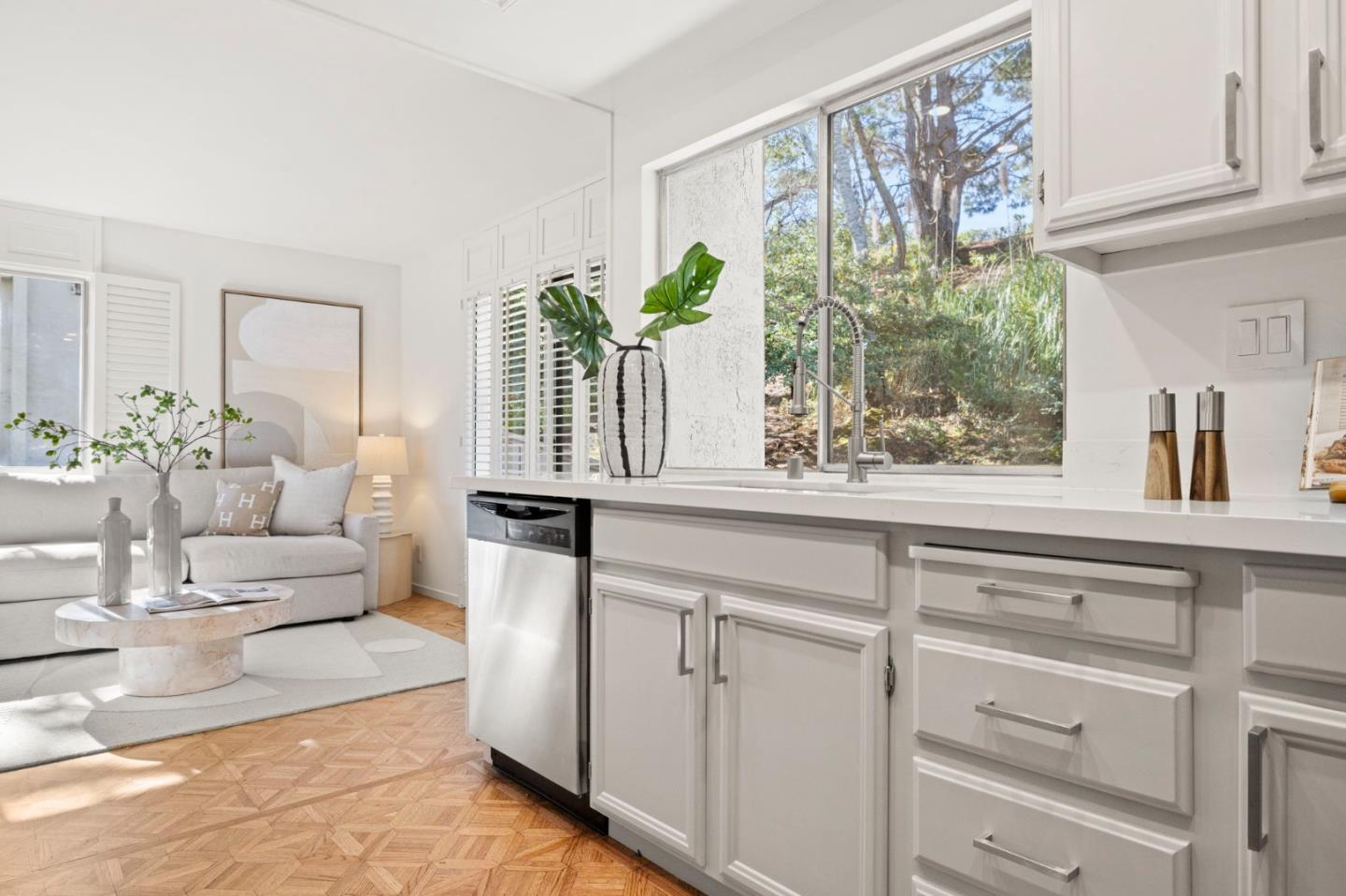 Detail Gallery Image 22 of 88 For 62 Lyonridge Ln, San Mateo,  CA 94402 - 3 Beds | 2/1 Baths