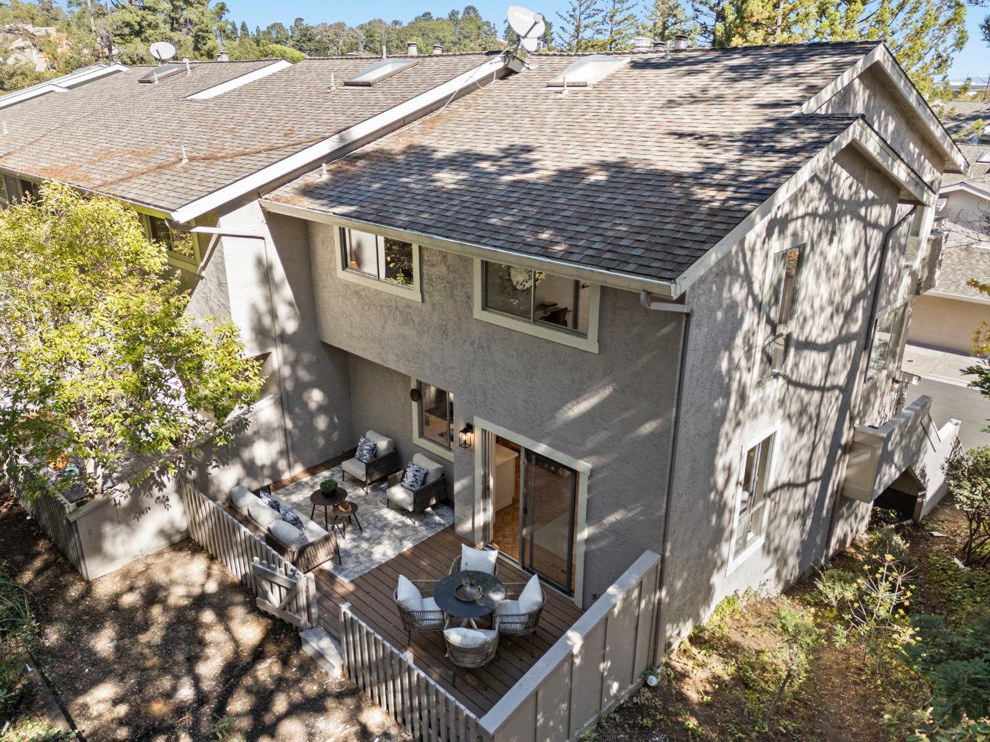 Detail Gallery Image 32 of 88 For 62 Lyonridge Ln, San Mateo,  CA 94402 - 3 Beds | 2/1 Baths