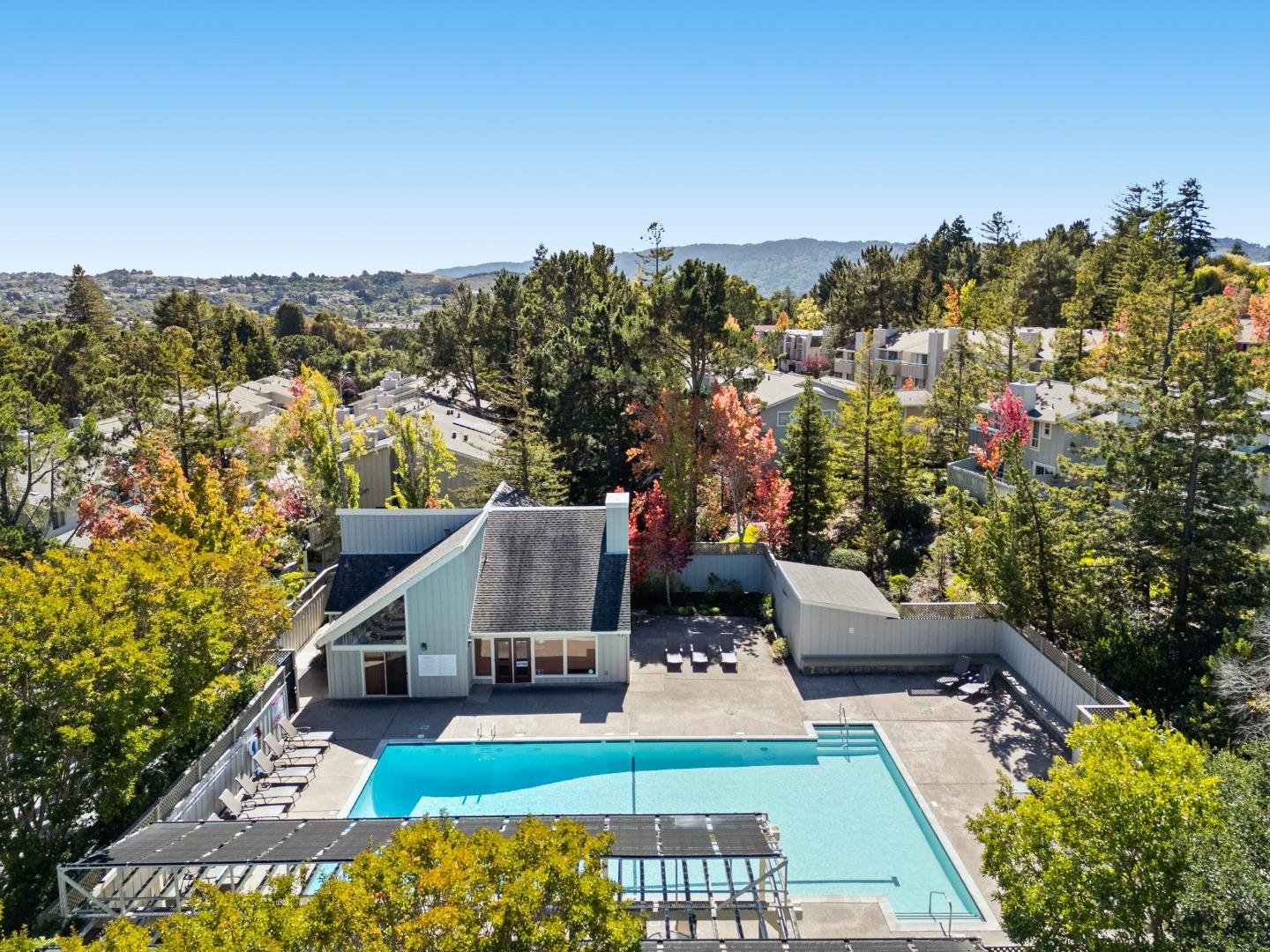 Detail Gallery Image 62 of 88 For 62 Lyonridge Ln, San Mateo,  CA 94402 - 3 Beds | 2/1 Baths