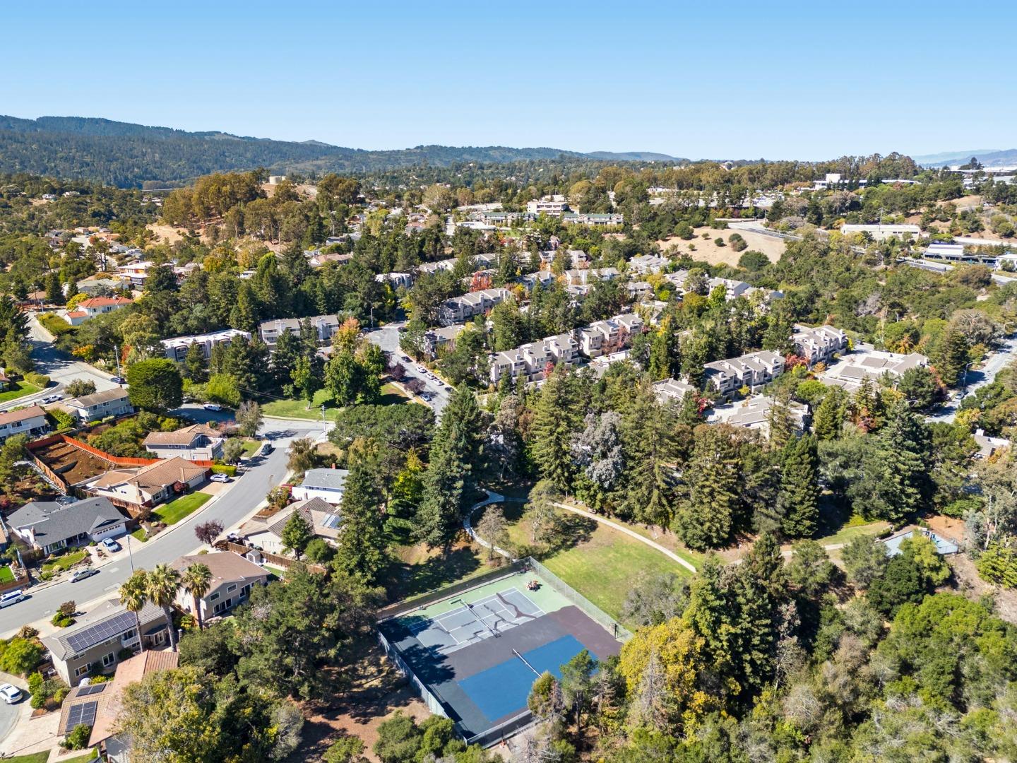Detail Gallery Image 64 of 88 For 62 Lyonridge Ln, San Mateo,  CA 94402 - 3 Beds | 2/1 Baths