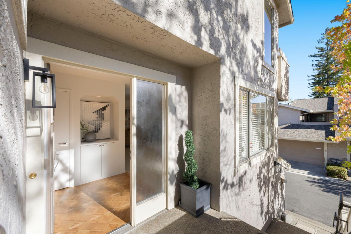 Detail Gallery Image 7 of 88 For 62 Lyonridge Ln, San Mateo,  CA 94402 - 3 Beds | 2/1 Baths