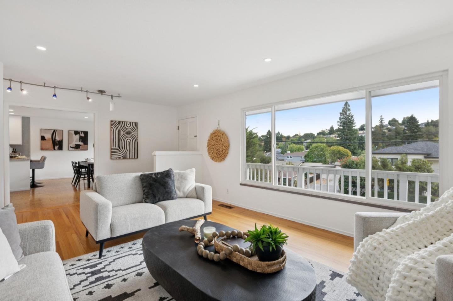 Detail Gallery Image 10 of 40 For 723 Canyon Rd, Redwood City,  CA 94062 - 4 Beds | 2 Baths