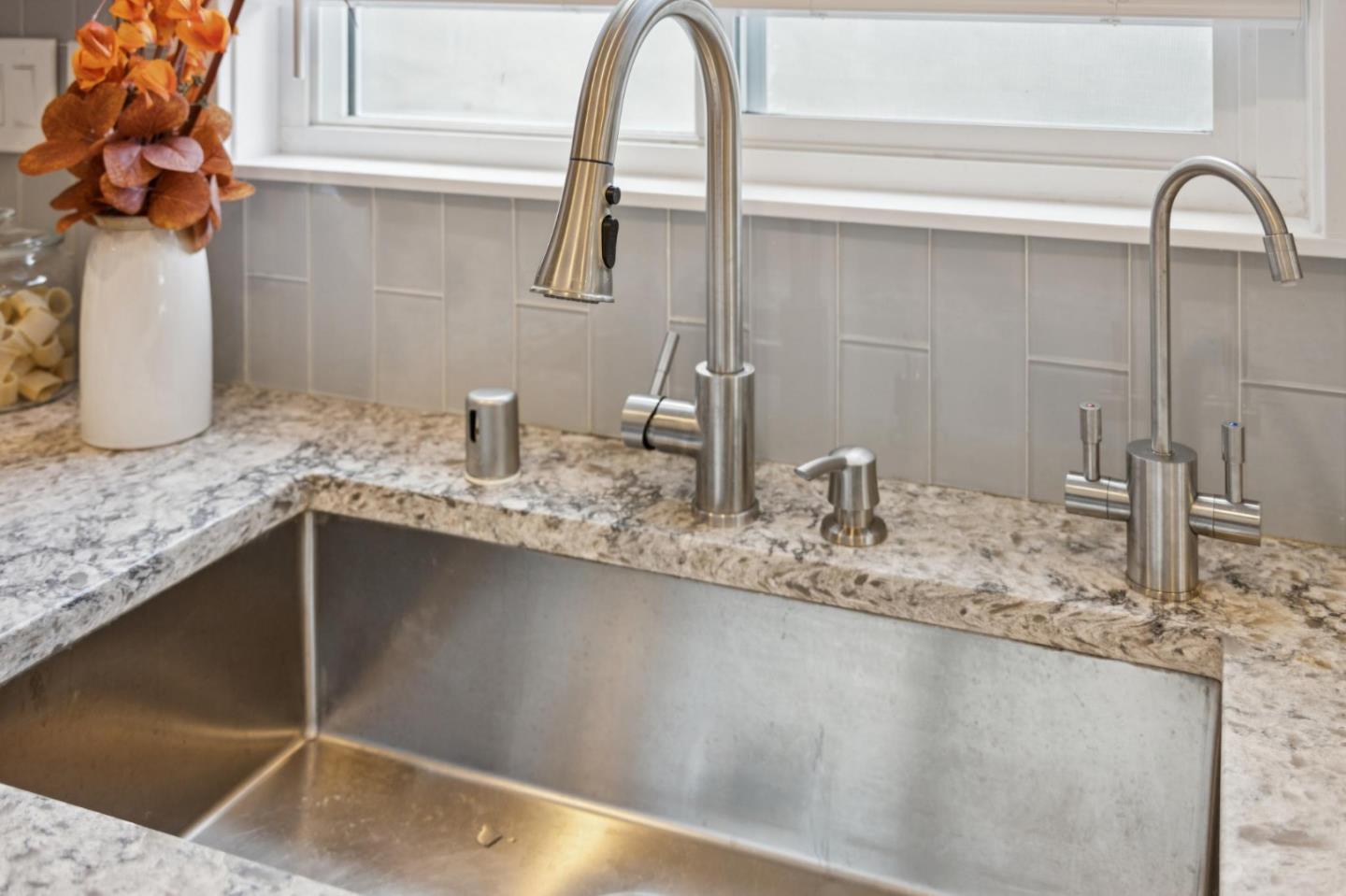 Detail Gallery Image 19 of 40 For 723 Canyon Rd, Redwood City,  CA 94062 - 4 Beds | 2 Baths