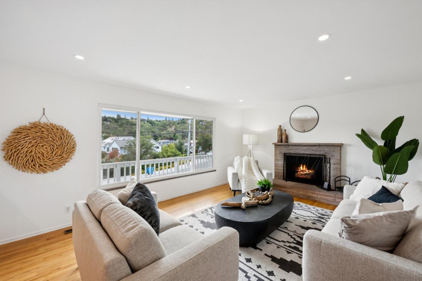 Detail Gallery Image 6 of 40 For 723 Canyon Rd, Redwood City,  CA 94062 - 4 Beds | 2 Baths