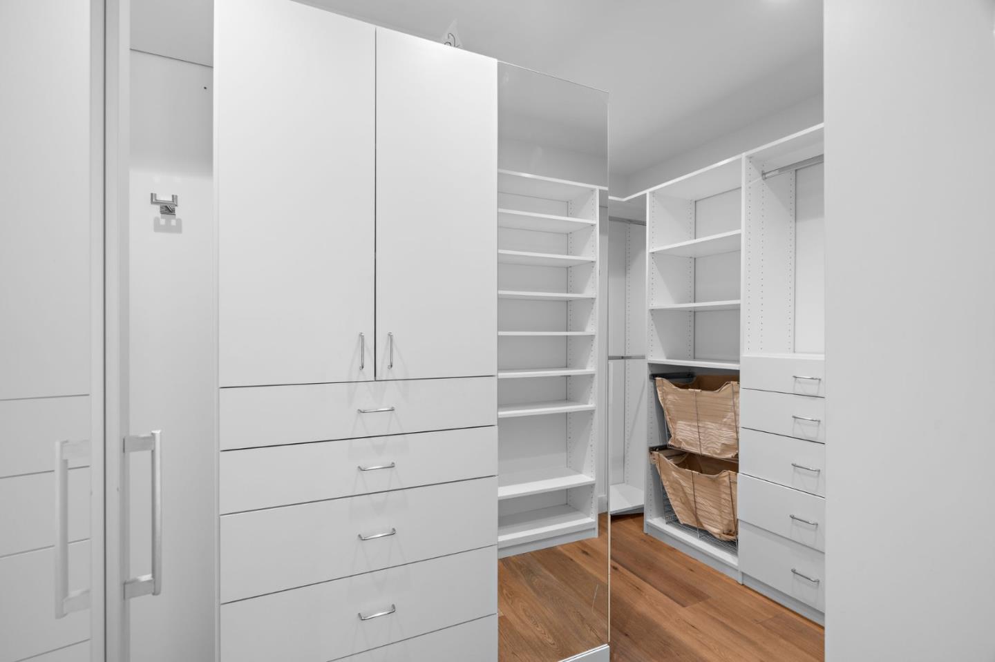 Detail Gallery Image 17 of 69 For 26873 Moody Rd, Los Altos Hills,  CA 94022 - 5 Beds | 3/1 Baths