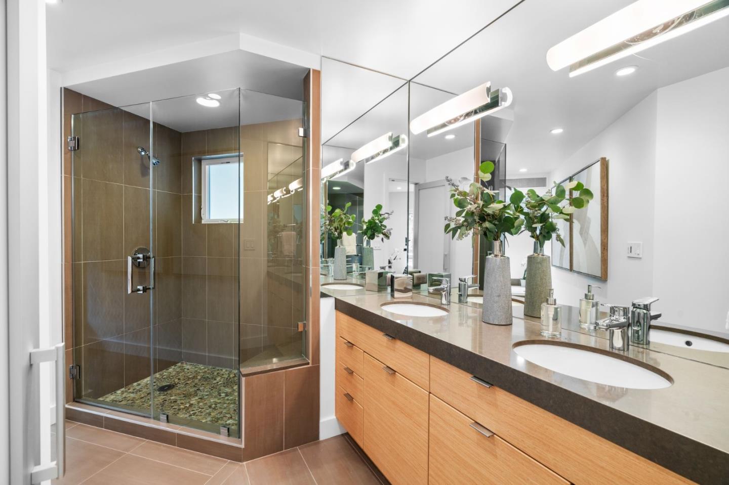 Detail Gallery Image 18 of 69 For 26873 Moody Rd, Los Altos Hills,  CA 94022 - 5 Beds | 3/1 Baths