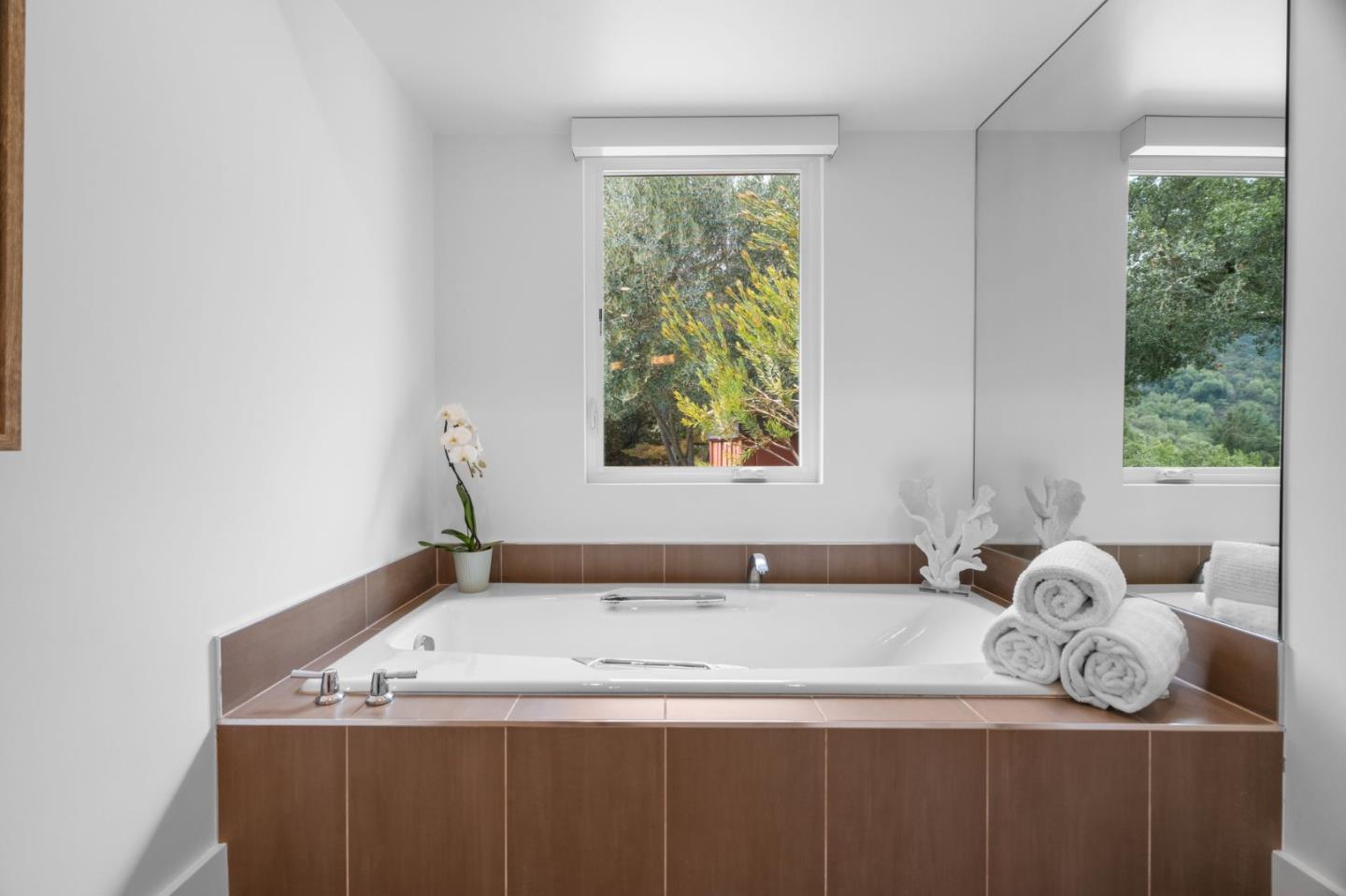 Detail Gallery Image 20 of 69 For 26873 Moody Rd, Los Altos Hills,  CA 94022 - 5 Beds | 3/1 Baths