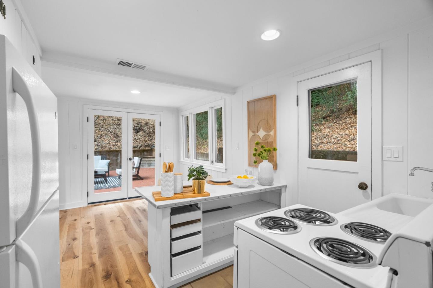 Detail Gallery Image 61 of 69 For 26873 Moody Rd, Los Altos Hills,  CA 94022 - 5 Beds | 3/1 Baths
