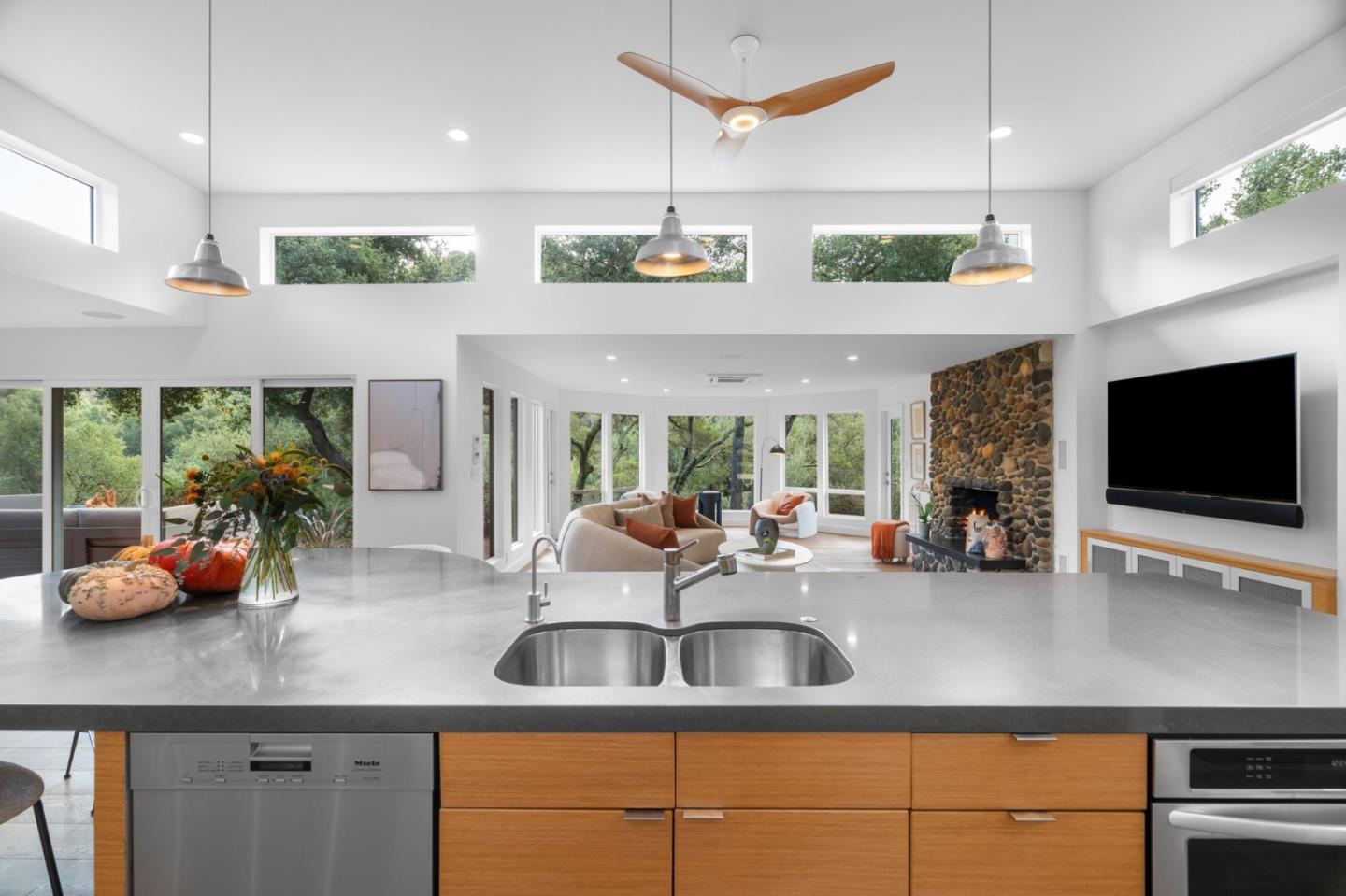 Detail Gallery Image 8 of 69 For 26873 Moody Rd, Los Altos Hills,  CA 94022 - 5 Beds | 3/1 Baths