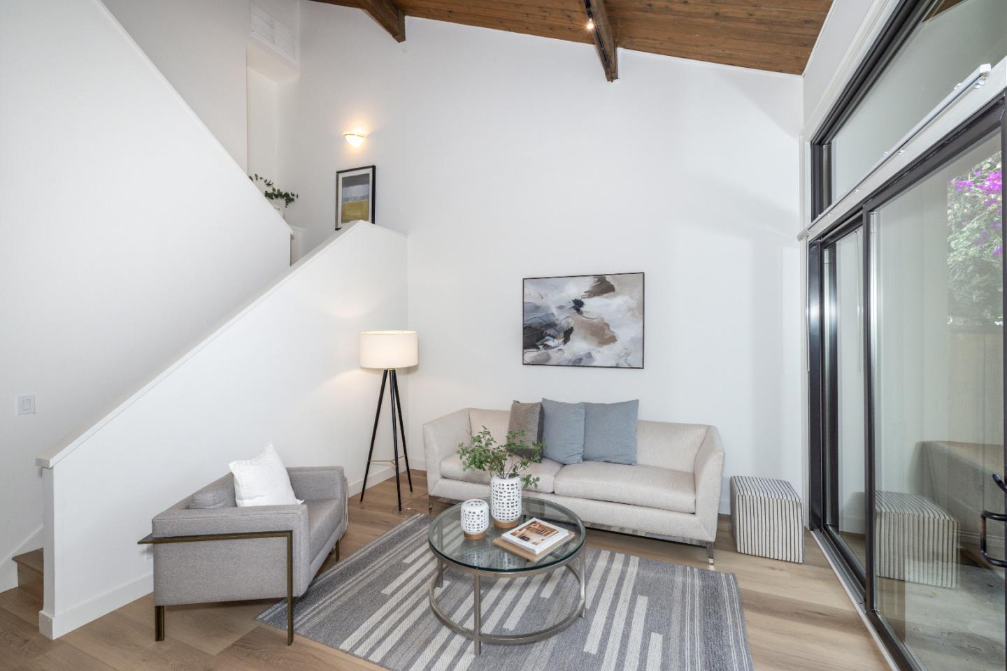 Detail Gallery Image 12 of 34 For 215 Horizon Ave, Mountain View,  CA 94043 - 3 Beds | 2 Baths