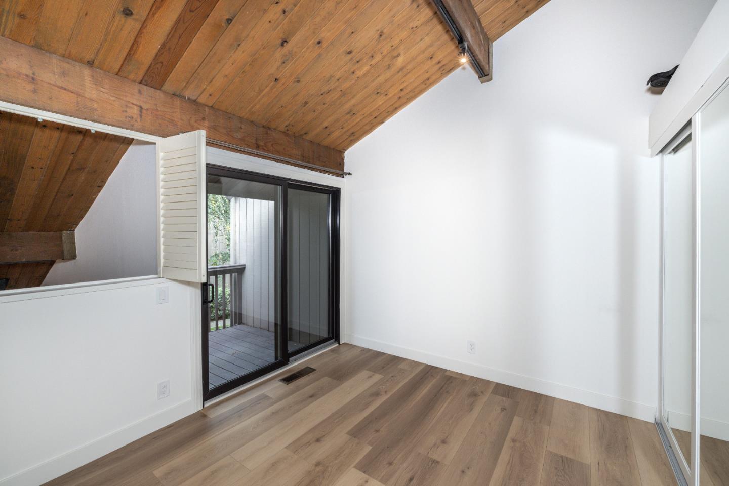 Detail Gallery Image 19 of 34 For 215 Horizon Ave, Mountain View,  CA 94043 - 3 Beds | 2 Baths