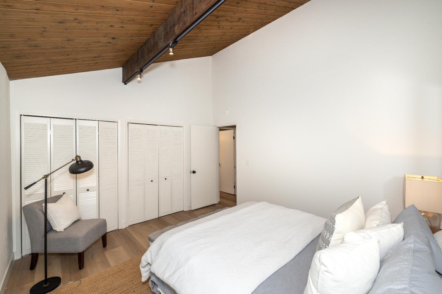 Detail Gallery Image 24 of 34 For 215 Horizon Ave, Mountain View,  CA 94043 - 3 Beds | 2 Baths