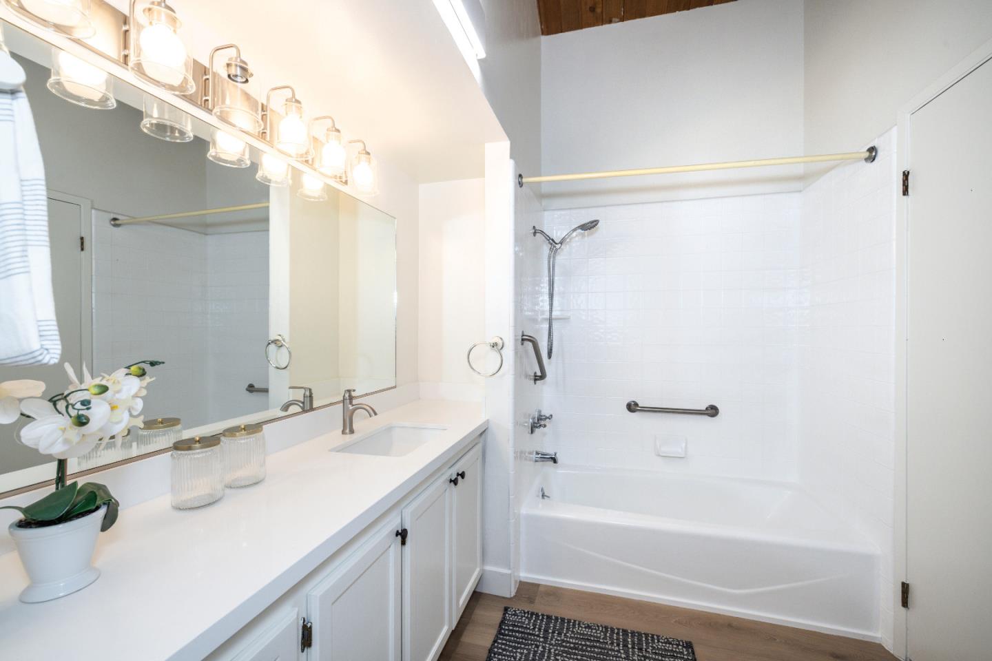 Detail Gallery Image 25 of 34 For 215 Horizon Ave, Mountain View,  CA 94043 - 3 Beds | 2 Baths