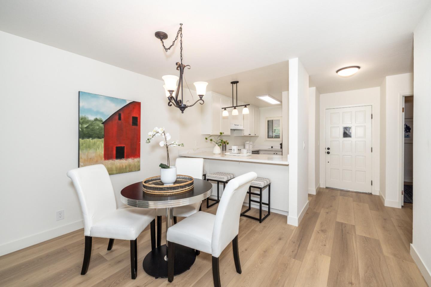 Detail Gallery Image 3 of 34 For 215 Horizon Ave, Mountain View,  CA 94043 - 3 Beds | 2 Baths