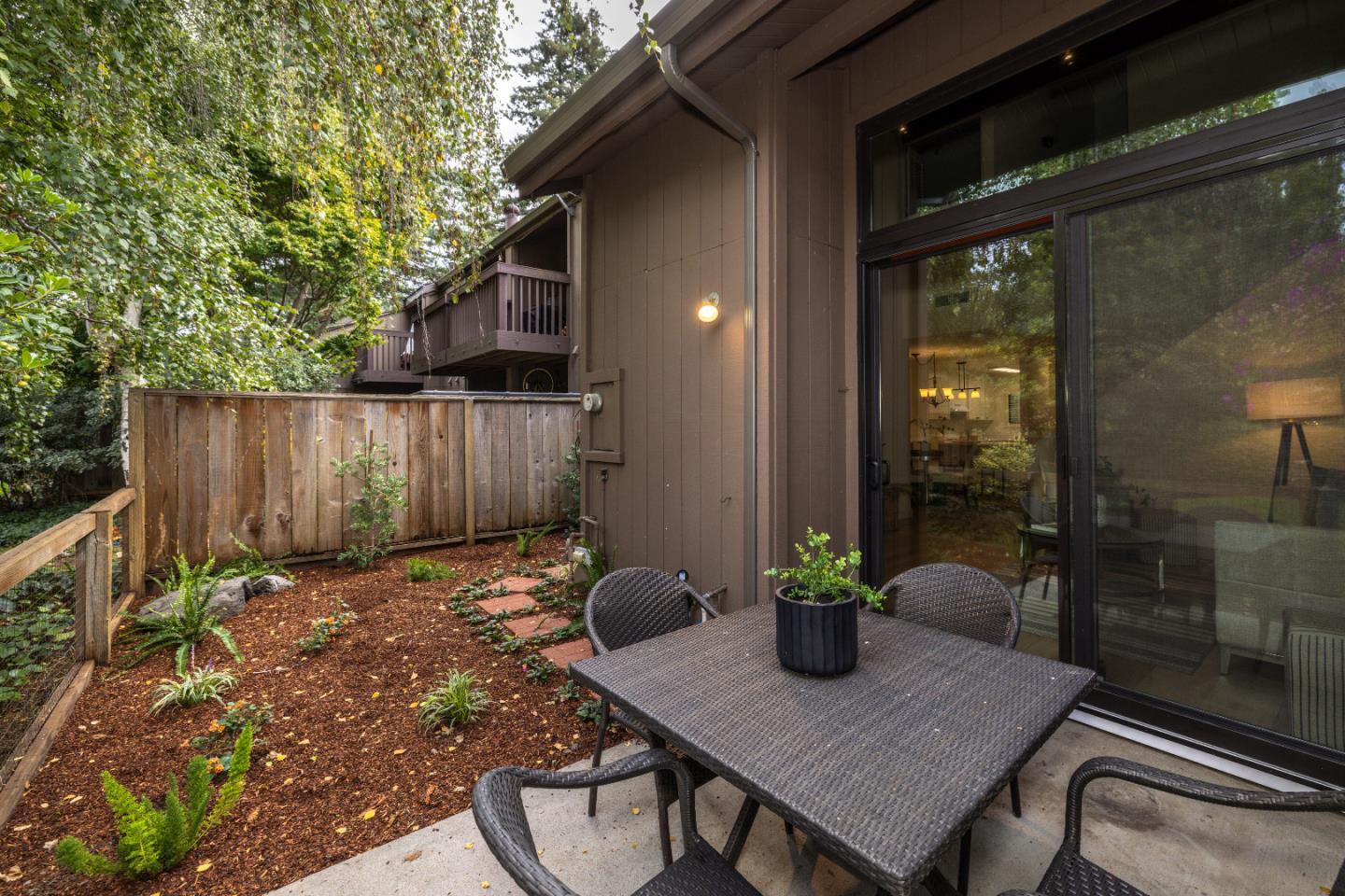 Detail Gallery Image 30 of 34 For 215 Horizon Ave, Mountain View,  CA 94043 - 3 Beds | 2 Baths