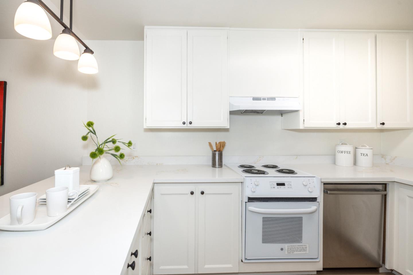 Detail Gallery Image 7 of 34 For 215 Horizon Ave, Mountain View,  CA 94043 - 3 Beds | 2 Baths