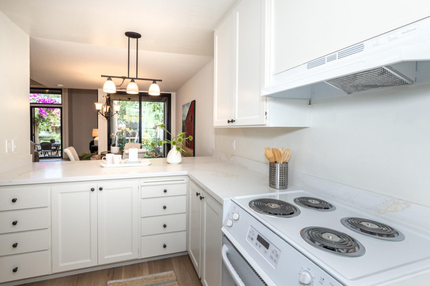 Detail Gallery Image 9 of 34 For 215 Horizon Ave, Mountain View,  CA 94043 - 3 Beds | 2 Baths