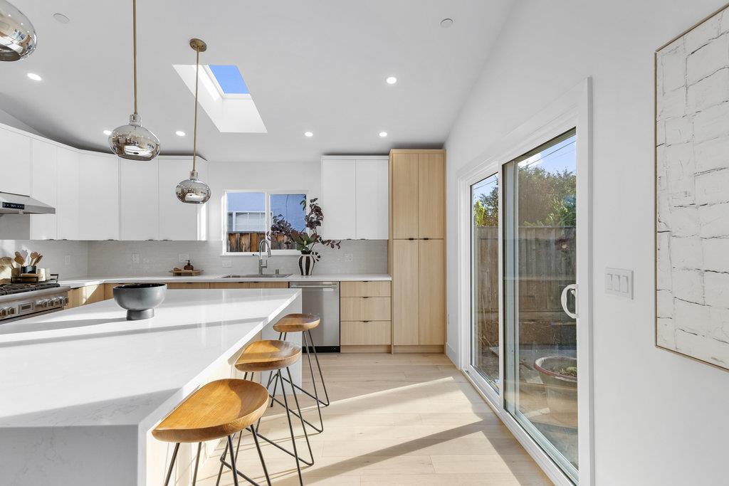 Detail Gallery Image 10 of 44 For 748 Clara Vista Ave, Santa Clara,  CA 95050 - 4 Beds | 3 Baths