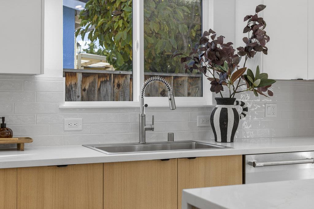 Detail Gallery Image 13 of 44 For 748 Clara Vista Ave, Santa Clara,  CA 95050 - 4 Beds | 3 Baths