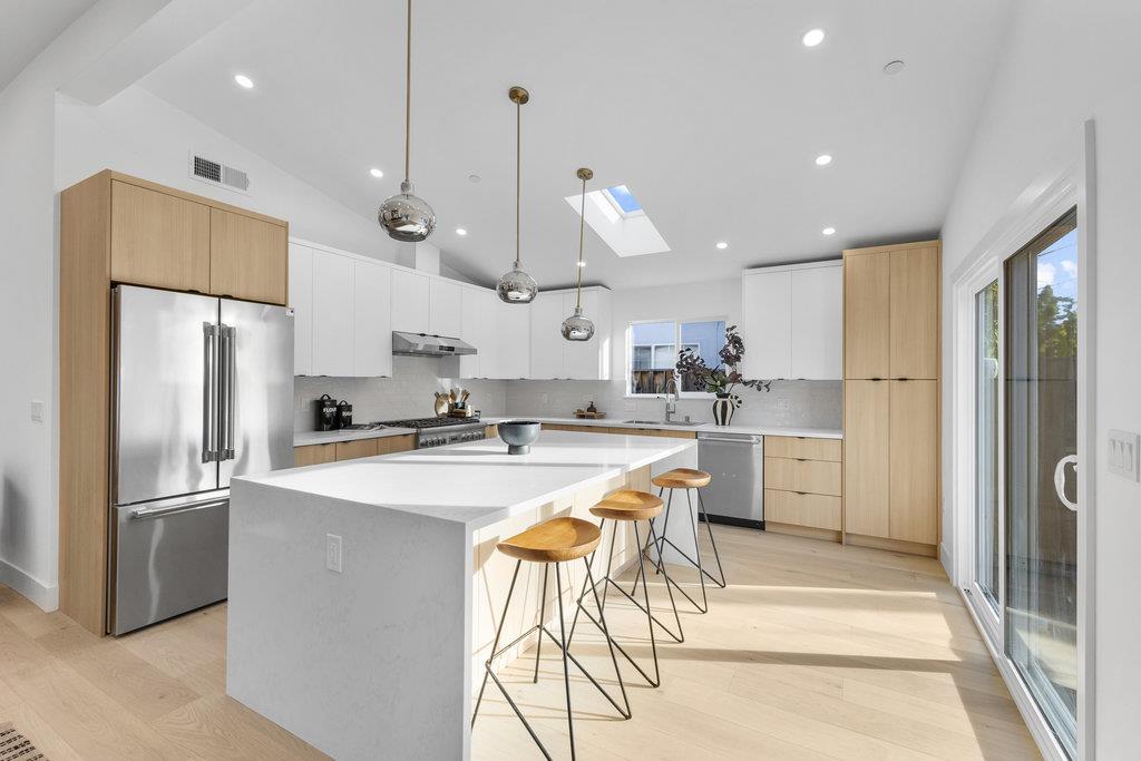 Detail Gallery Image 9 of 44 For 748 Clara Vista Ave, Santa Clara,  CA 95050 - 4 Beds | 3 Baths