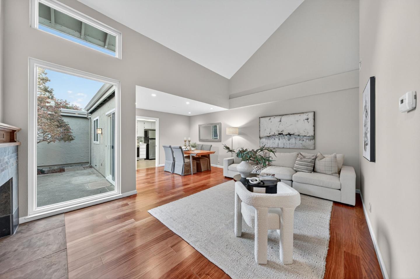 Detail Gallery Image 3 of 28 For 5693 Seifert Ave, San Jose,  CA 95118 - 2 Beds | 1/1 Baths