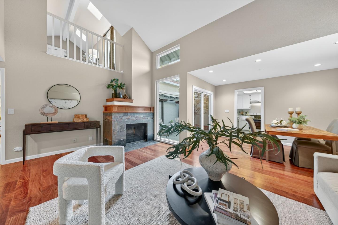 Detail Gallery Image 5 of 28 For 5693 Seifert Ave, San Jose,  CA 95118 - 2 Beds | 1/1 Baths