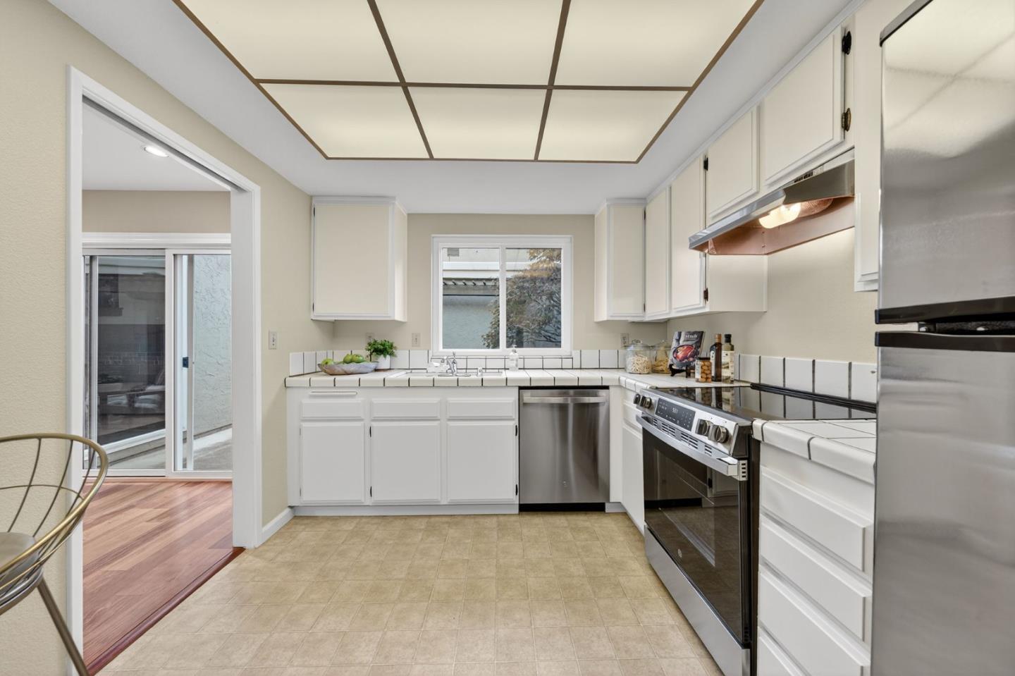 Detail Gallery Image 8 of 28 For 5693 Seifert Ave, San Jose,  CA 95118 - 2 Beds | 1/1 Baths