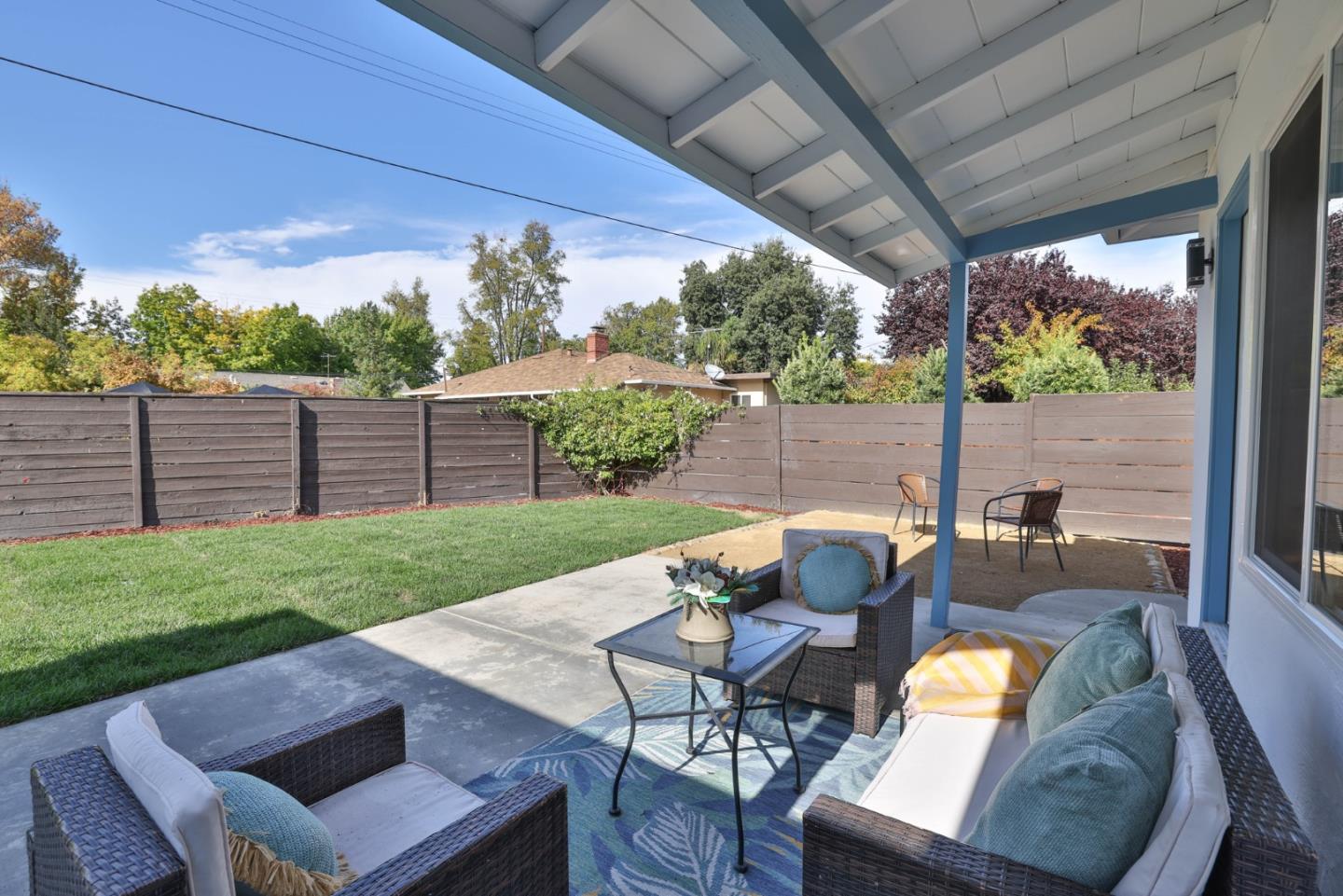 Detail Gallery Image 20 of 23 For 773 E Meadow Dr, Palo Alto,  CA 94303 - 3 Beds | 2 Baths