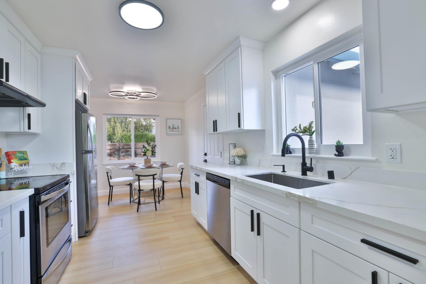 Detail Gallery Image 3 of 23 For 773 E Meadow Dr, Palo Alto,  CA 94303 - 3 Beds | 2 Baths