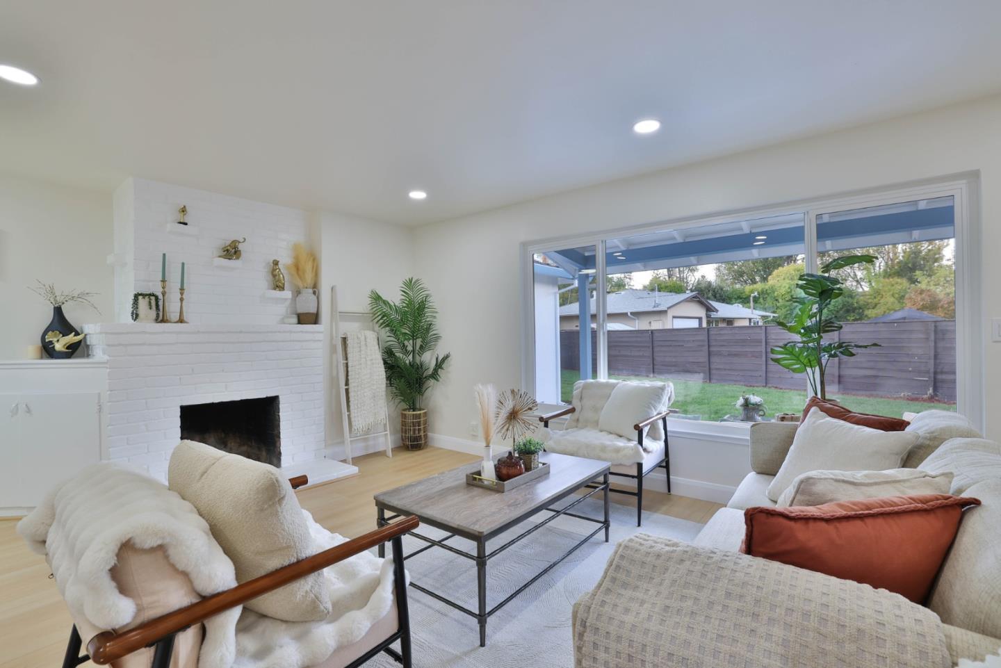 Detail Gallery Image 7 of 23 For 773 E Meadow Dr, Palo Alto,  CA 94303 - 3 Beds | 2 Baths