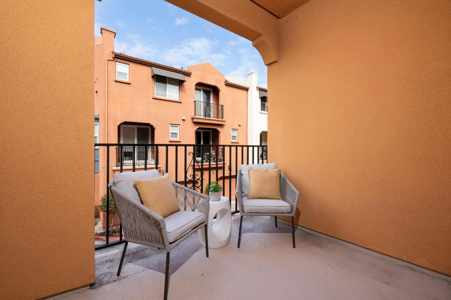 Detail Gallery Image 11 of 25 For 367 Derby Ave, San Mateo,  CA 94403 - 2 Beds | 2/1 Baths