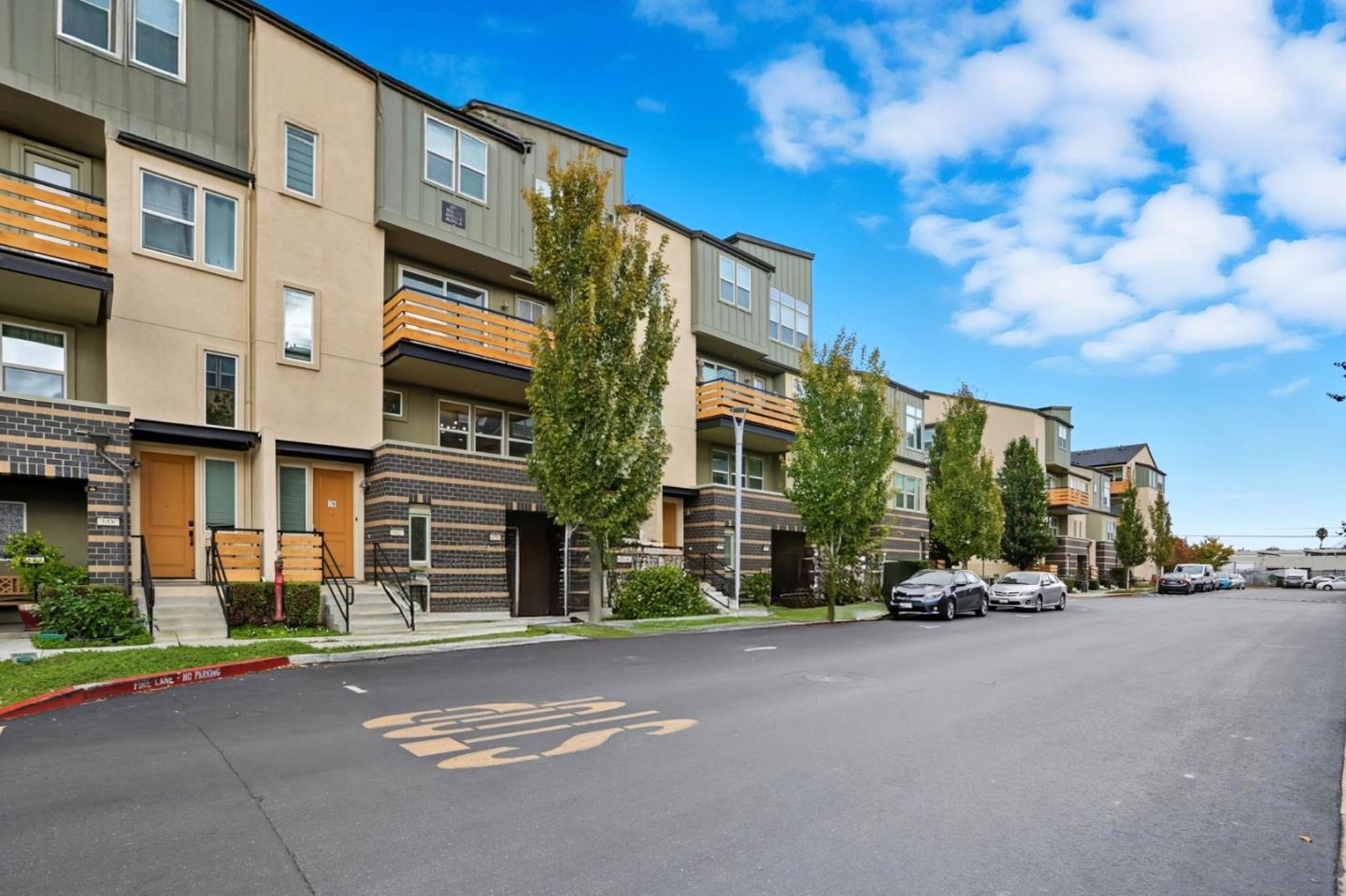 Detail Gallery Image 3 of 31 For 678 Squire Ave, San Jose,  CA 95133 - 3 Beds | 2 Baths