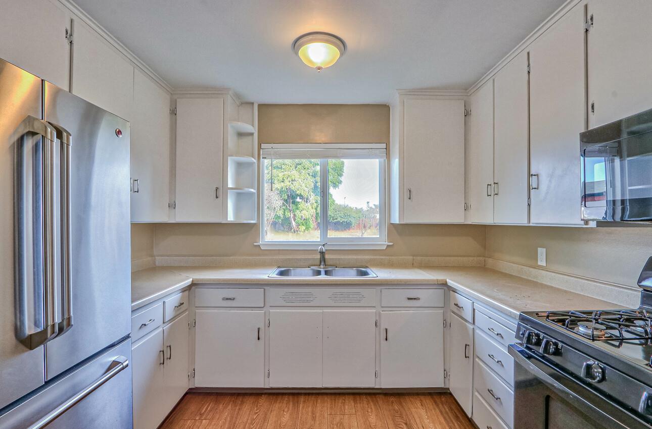 Detail Gallery Image 11 of 23 For 17 Williams Rd, Salinas,  CA 93905 - 2 Beds | 1 Baths