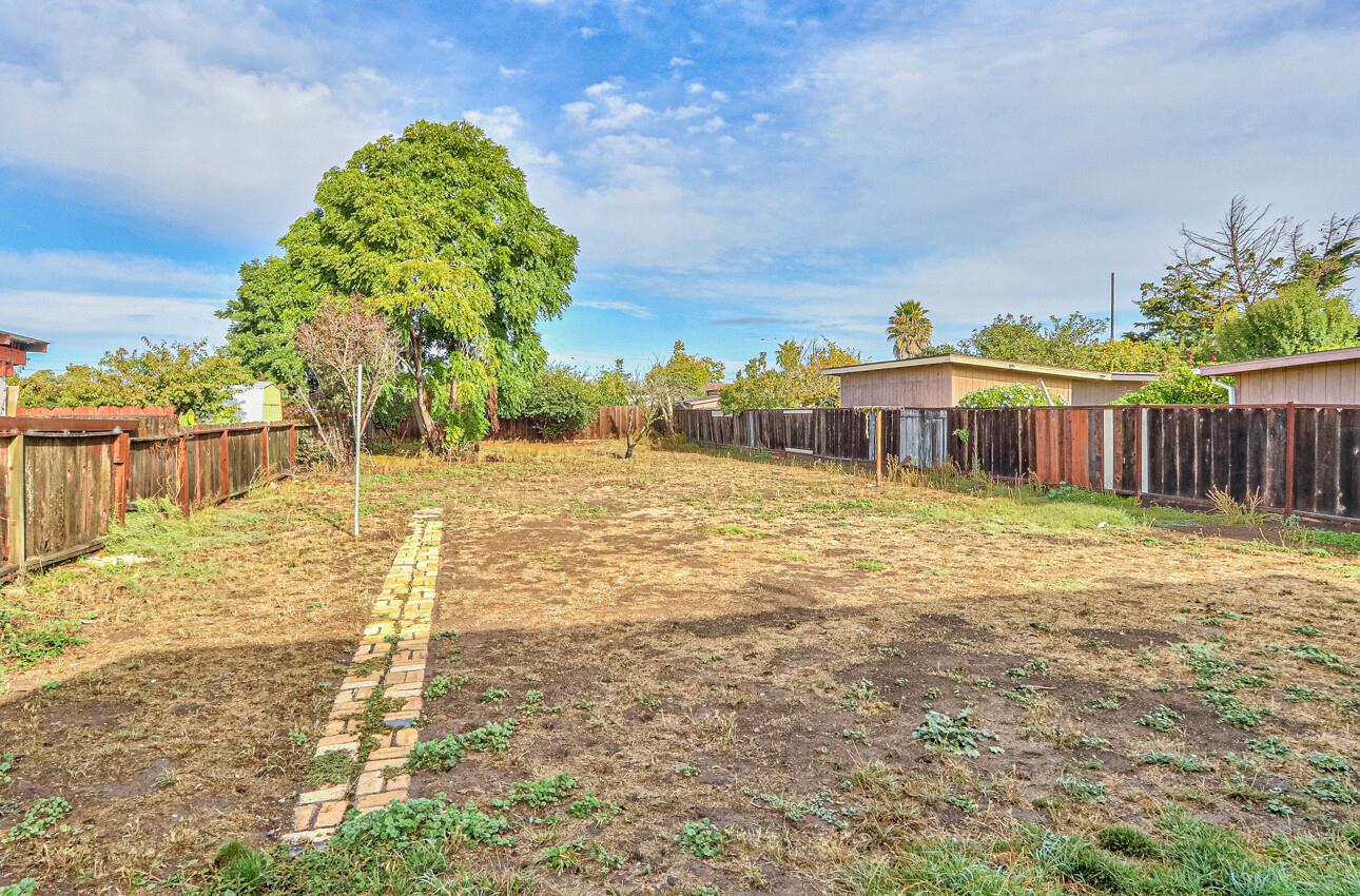 Detail Gallery Image 19 of 23 For 17 Williams Rd, Salinas,  CA 93905 - 2 Beds | 1 Baths