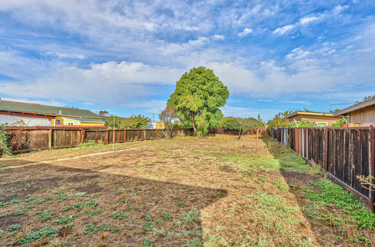 Detail Gallery Image 2 of 23 For 17 Williams Rd, Salinas,  CA 93905 - 2 Beds | 1 Baths