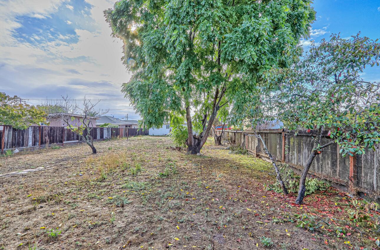 Detail Gallery Image 20 of 23 For 17 Williams Rd, Salinas,  CA 93905 - 2 Beds | 1 Baths