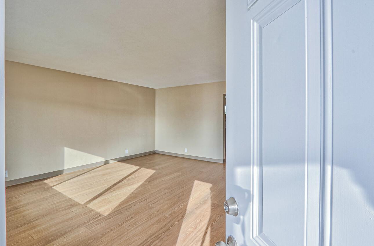 Detail Gallery Image 6 of 23 For 17 Williams Rd, Salinas,  CA 93905 - 2 Beds | 1 Baths