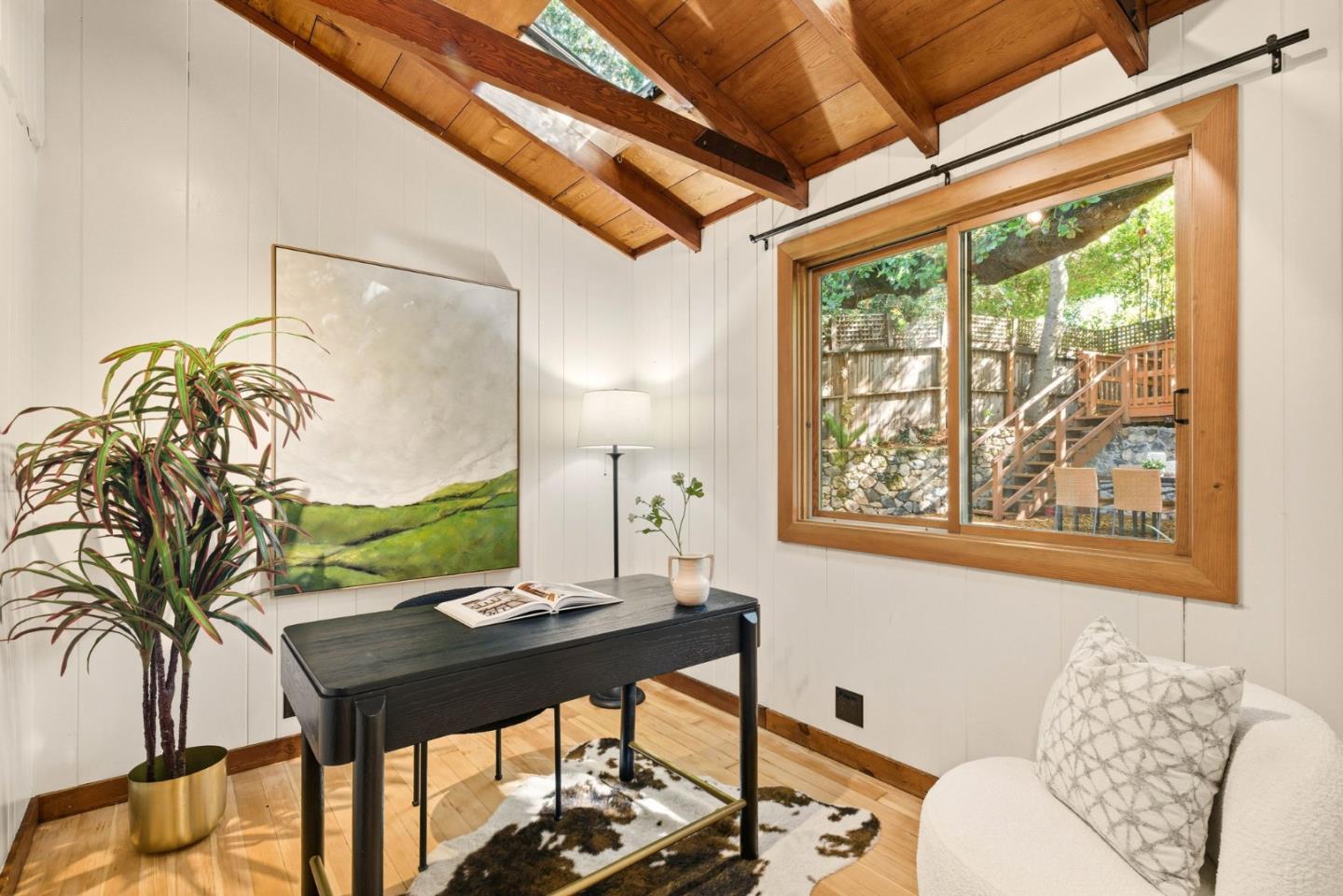 Detail Gallery Image 16 of 39 For 3451 Oak Knoll Dr, Redwood City,  CA 94062 - 3 Beds | 2 Baths